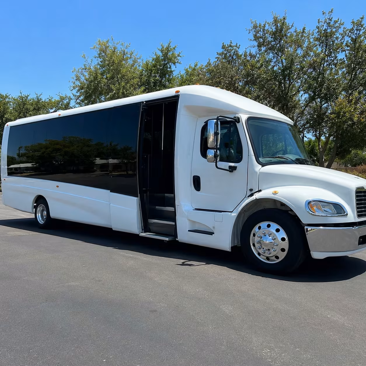 minibus rentals for denver hotel and vineyard weddings